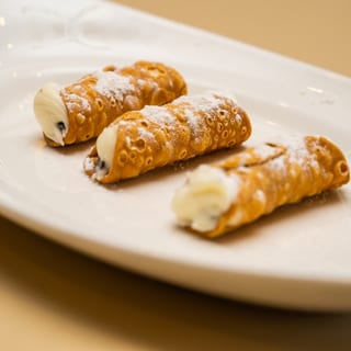 3 Mini Cannoli